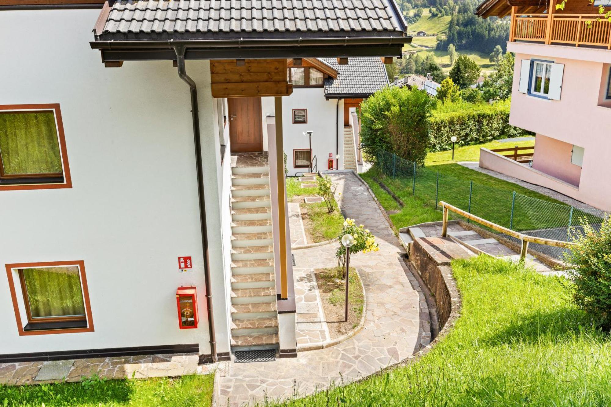 Residence Des Alpes Cavalese Exterior foto